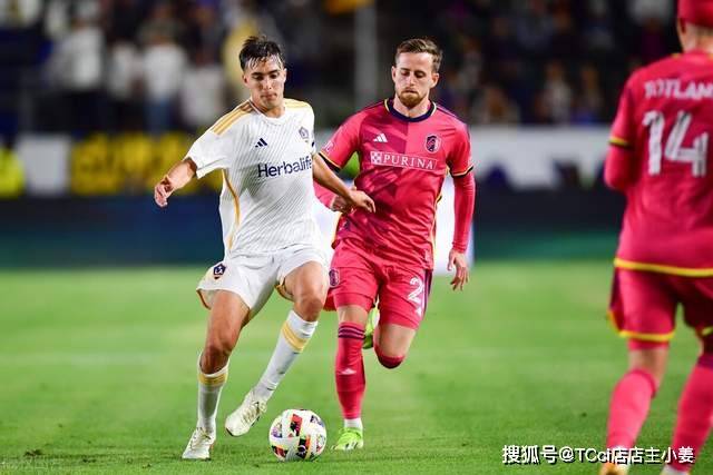 明日之星女足决赛：上海U171-2惜败阿森纳获亚军